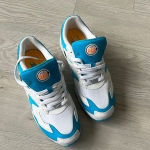 Size 7Y Nike air max2 light